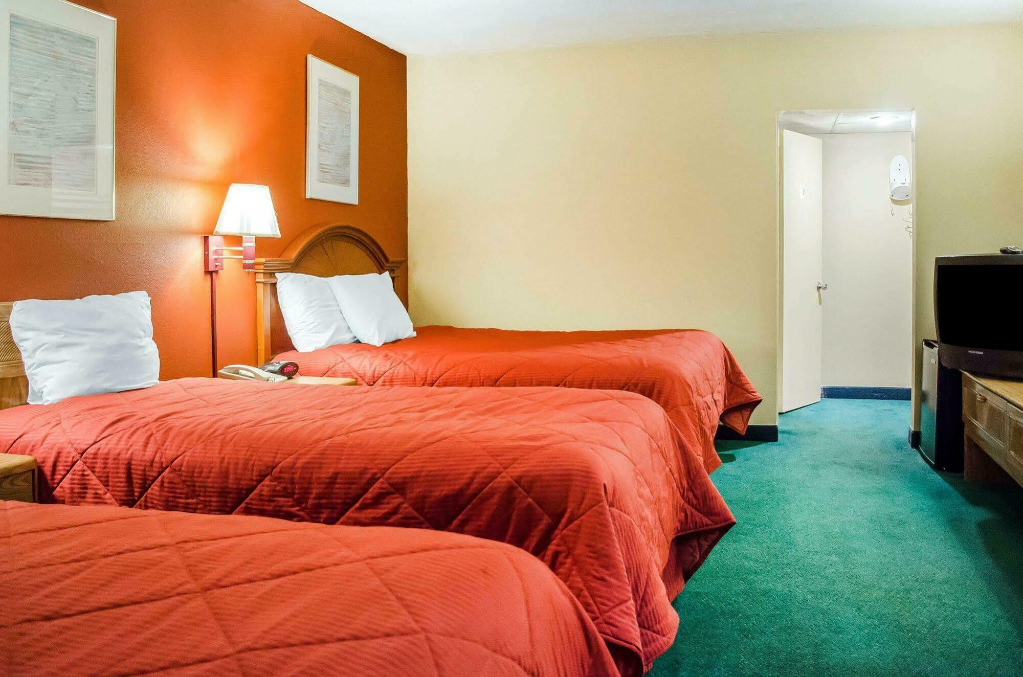 Rodeway Inn Harrisburg Exterior foto